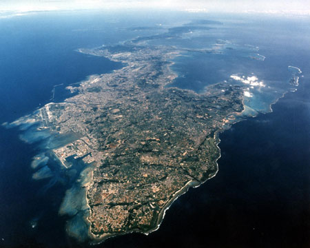 Đảo Okinawa của Nhật Bản.